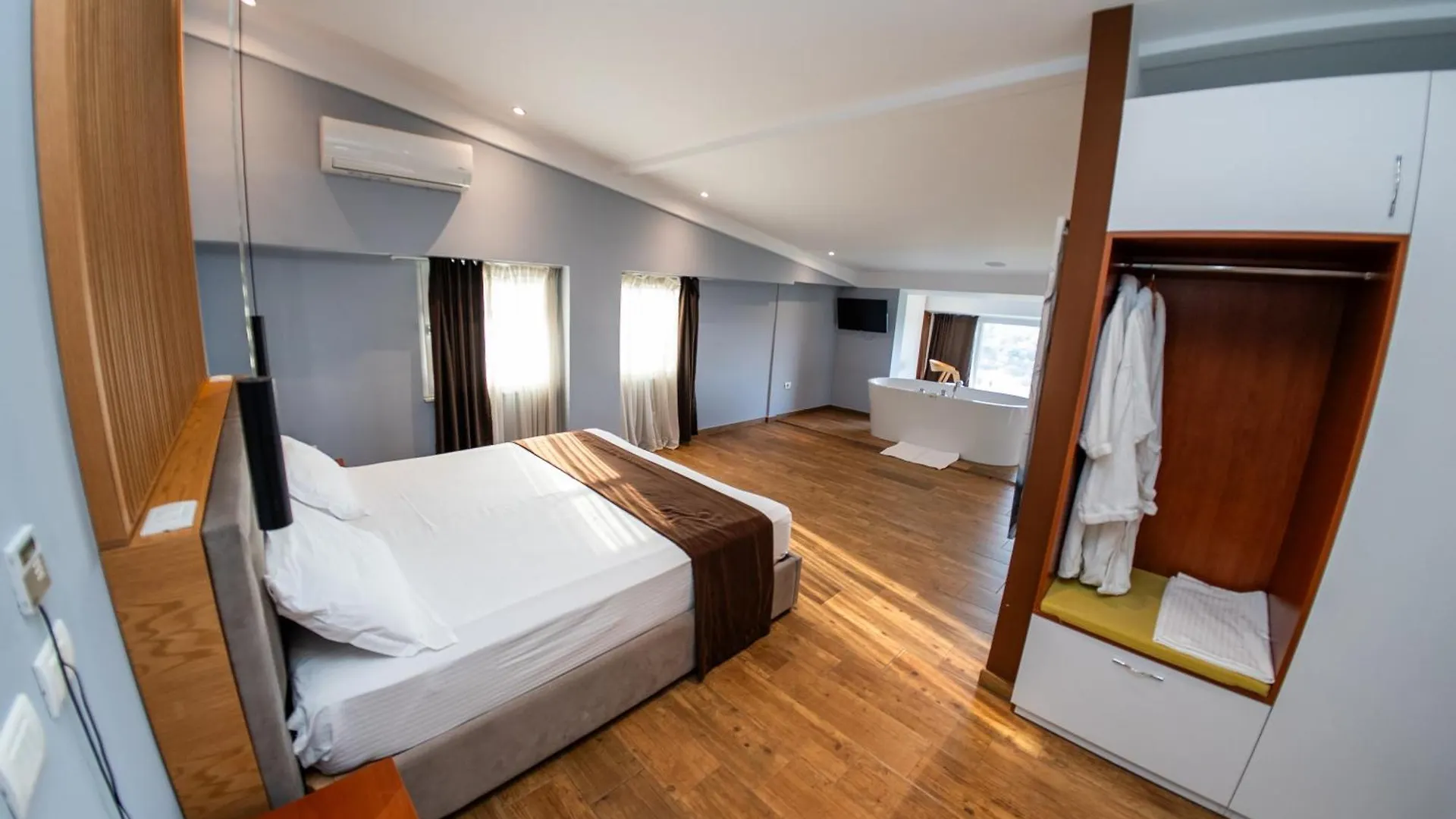 Olivar Hotel Tiran 4*,  Arnavutluk